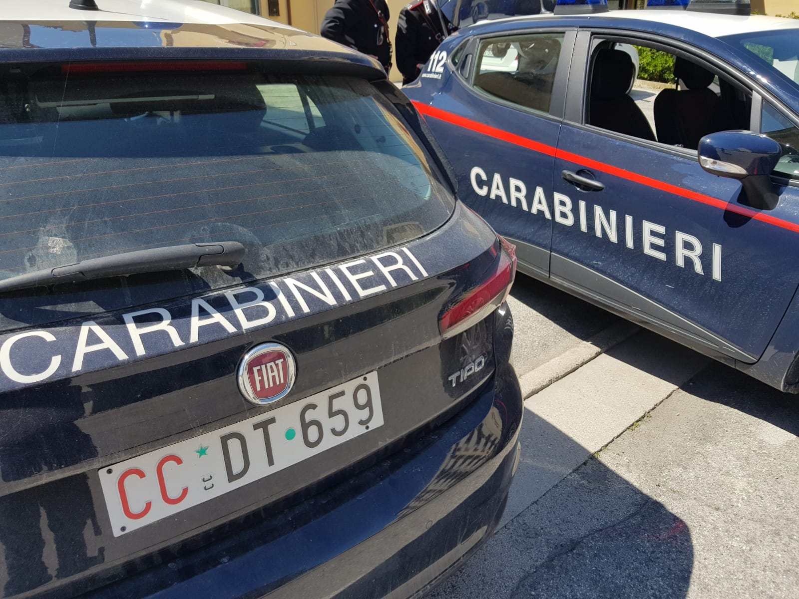 Minaccia il compagno della ex con un bastone: arrivano i Carabinieri, denunciato