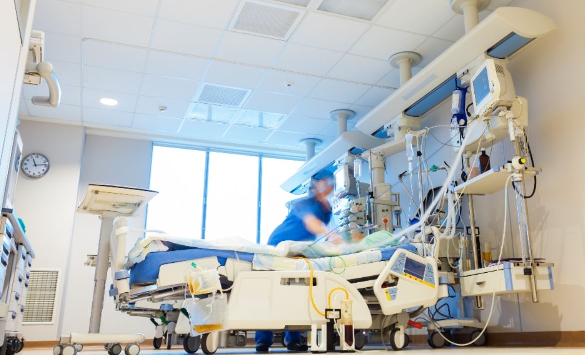 Covid: 10 morti nelle Marche, <br> scendono i ricoveri <br> in Terapia intensiva