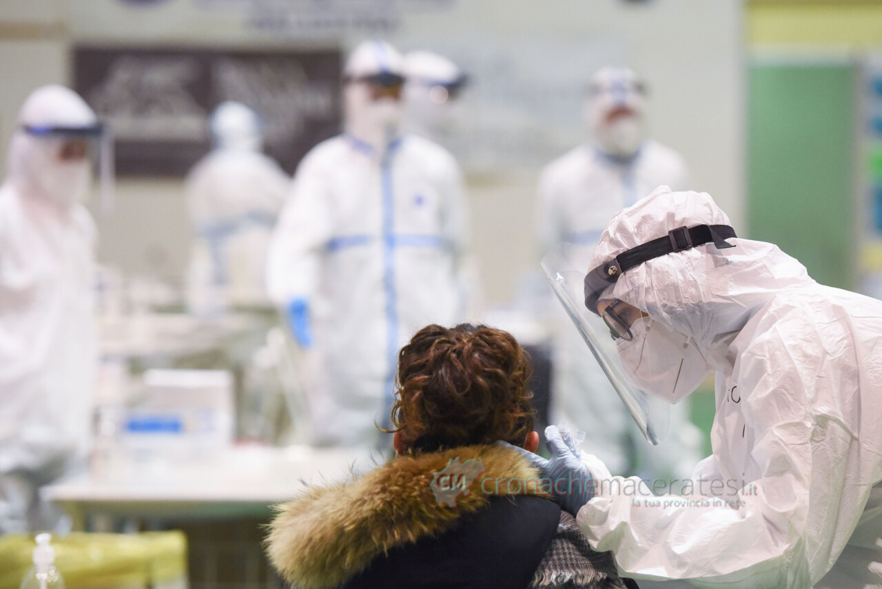 Covid, continua la regressione: -29,4% in una settimana