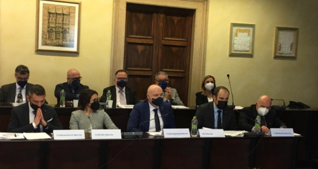 Infrastrutture per rilanciare l’economia: spiccano terza corsia A14 e Mezzina