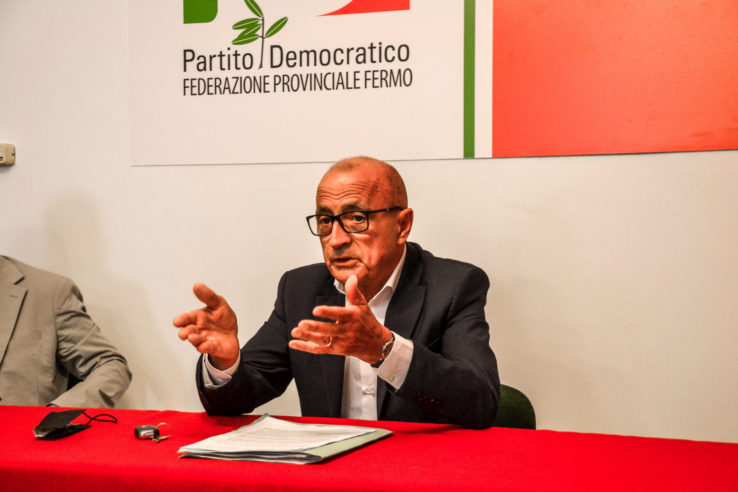 Caro bollette, Cesetti del Pd: «Neanche una risposta, il nulla cosmico dalla giunta Acquaroli»