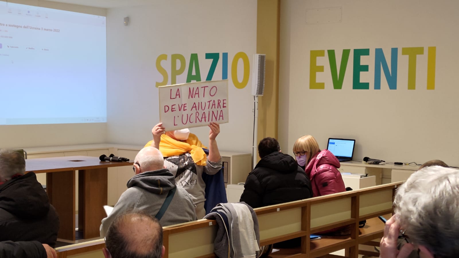Ascoli tende una mano all’Ucraina: «Azioni coordinate per intervenire al meglio»