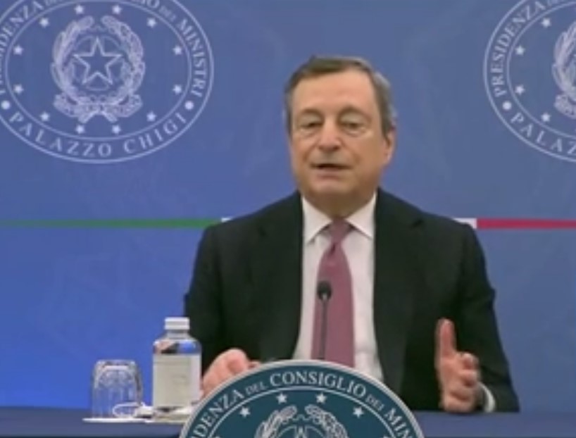 Caro energia, il Governo corre ai ripari: «Sconto di per benzina e gasolio, bollette a rate e controllo dei prezzi»
