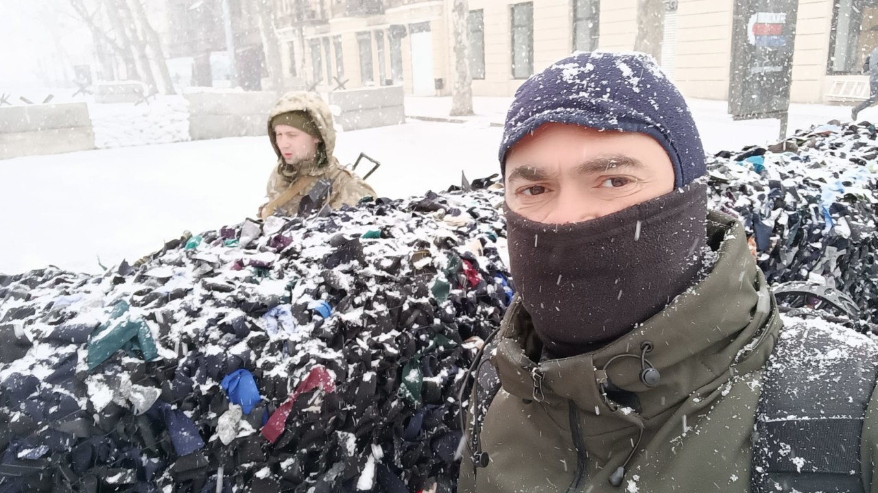 Reporter ascolano nel cuore della guerra: «Lo scoppio di un missile è la buonanotte che ci offre Odessa» <span> (Le foto)