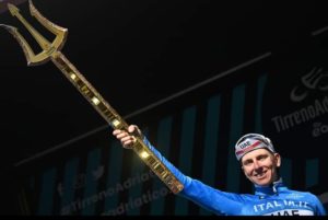 Spettacolare volatona nell’epilogo della Tirreno-Adriatico che incorona Tadej Pogacar <span> (Video)
