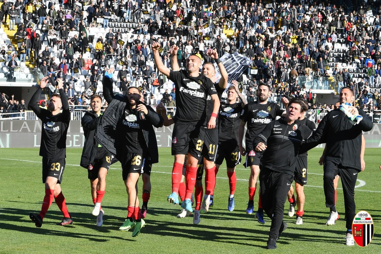L’Ascoli con la carica dei 1.454: una marea bianconera per superare il Parma