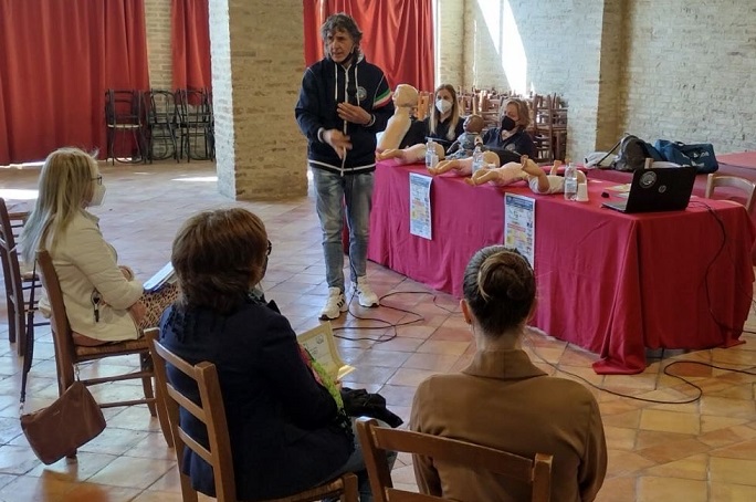 “Bimbi Sicuri”, lezione sulle manovre di disostruzione in età pediatrica “Bimbi Sicuri”, lezione sulle manovre di disostruzione in età pediatrica