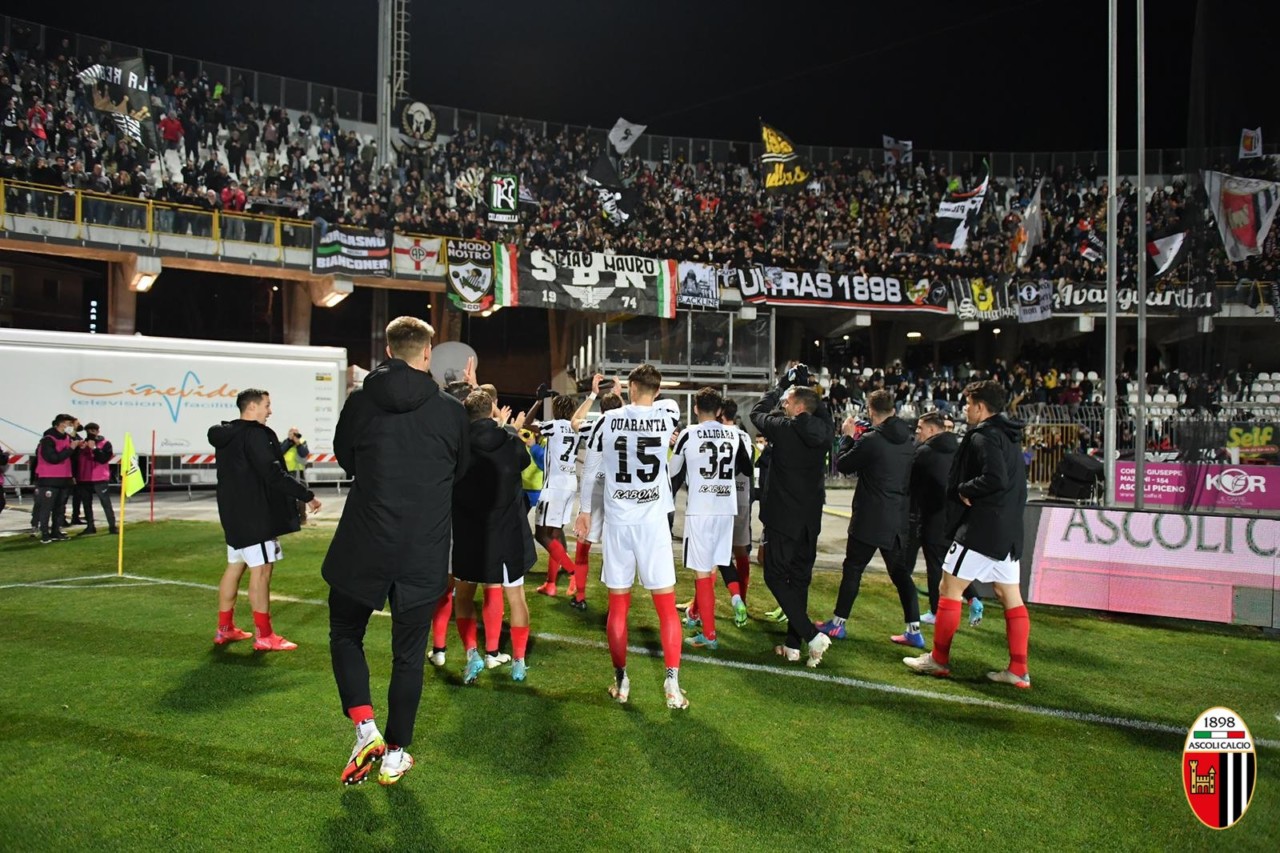 Ascoli-Ternana, un “Del Duca” da record stagionale: la carica del popolo bianconero per scalare la griglia playoff