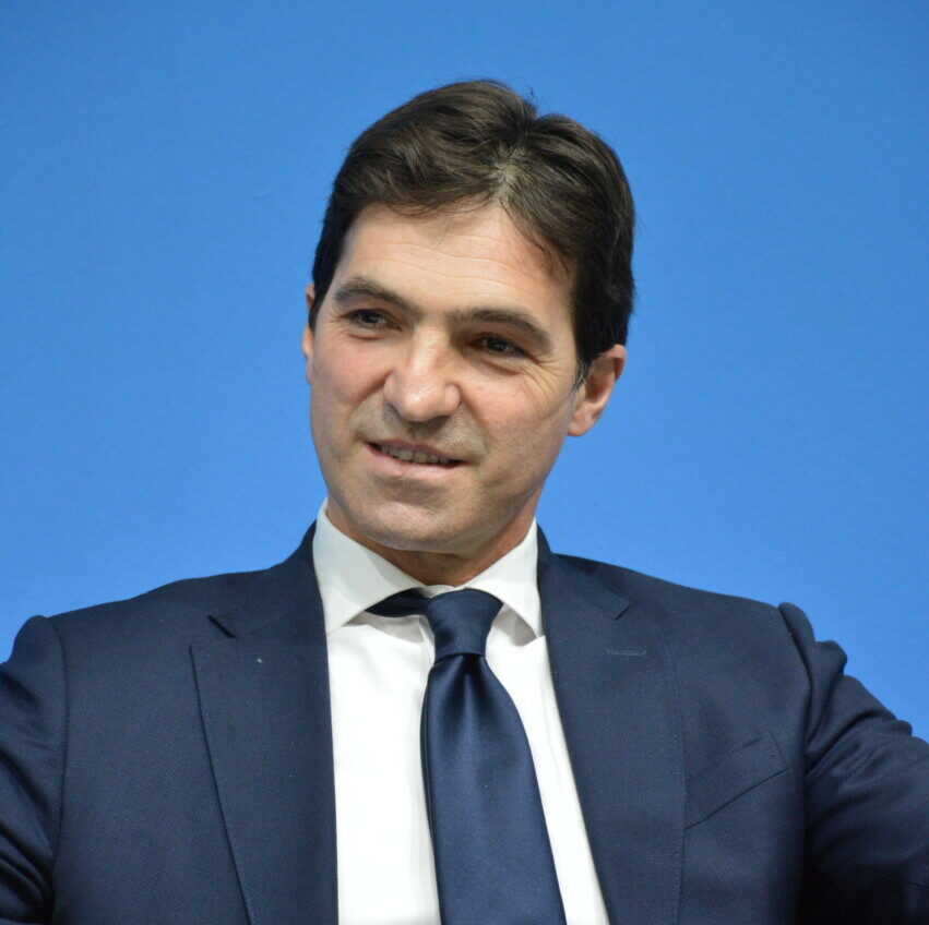 Pluriclassi e sospensione dei prof, Acquaroli: «Nessuna risposta risolutiva»