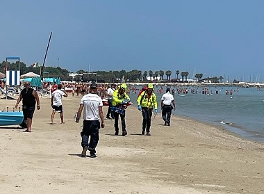 san-benedetto-soccorso-bagnante-icaro