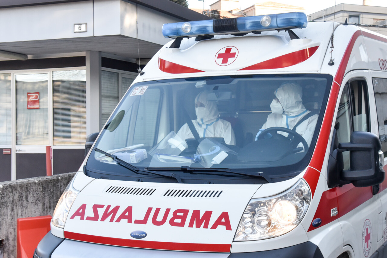 Covid, quarantene in aumento: +2.700 in 24 ore, scendono tasso di incidenza e ricoveri