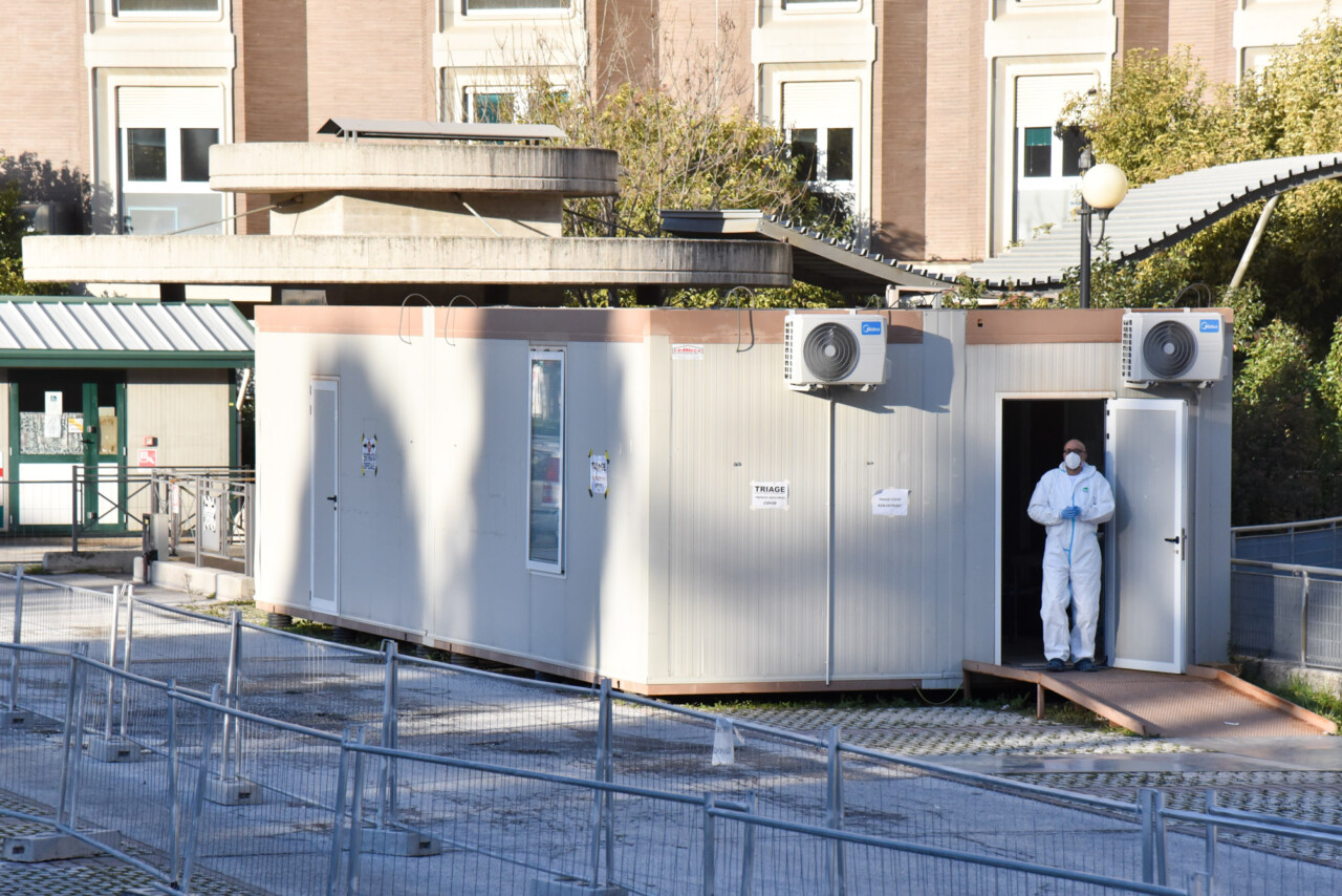 Covid: nelle Marche 4.000 casi, ricoveri in aumento e 7 morti