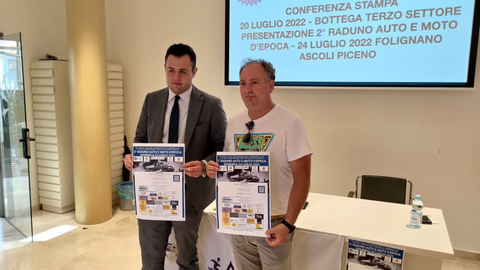 Auto e moto d’epoca nel salotto di Piazza del Popolo