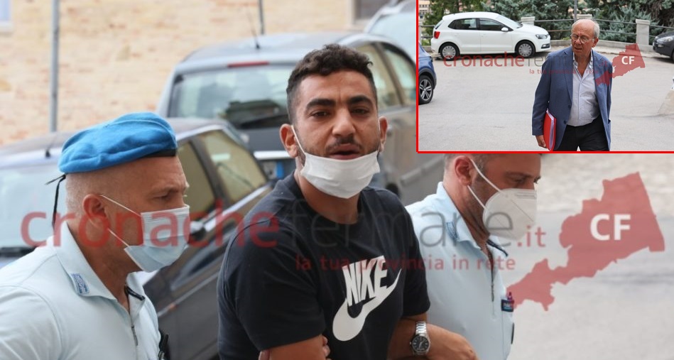 Omicidio sul lungomare, convalidato il fermo: Saidi Haithem sputa a un fotografo, poi non risponde al gip e piange in aula (Le foto)