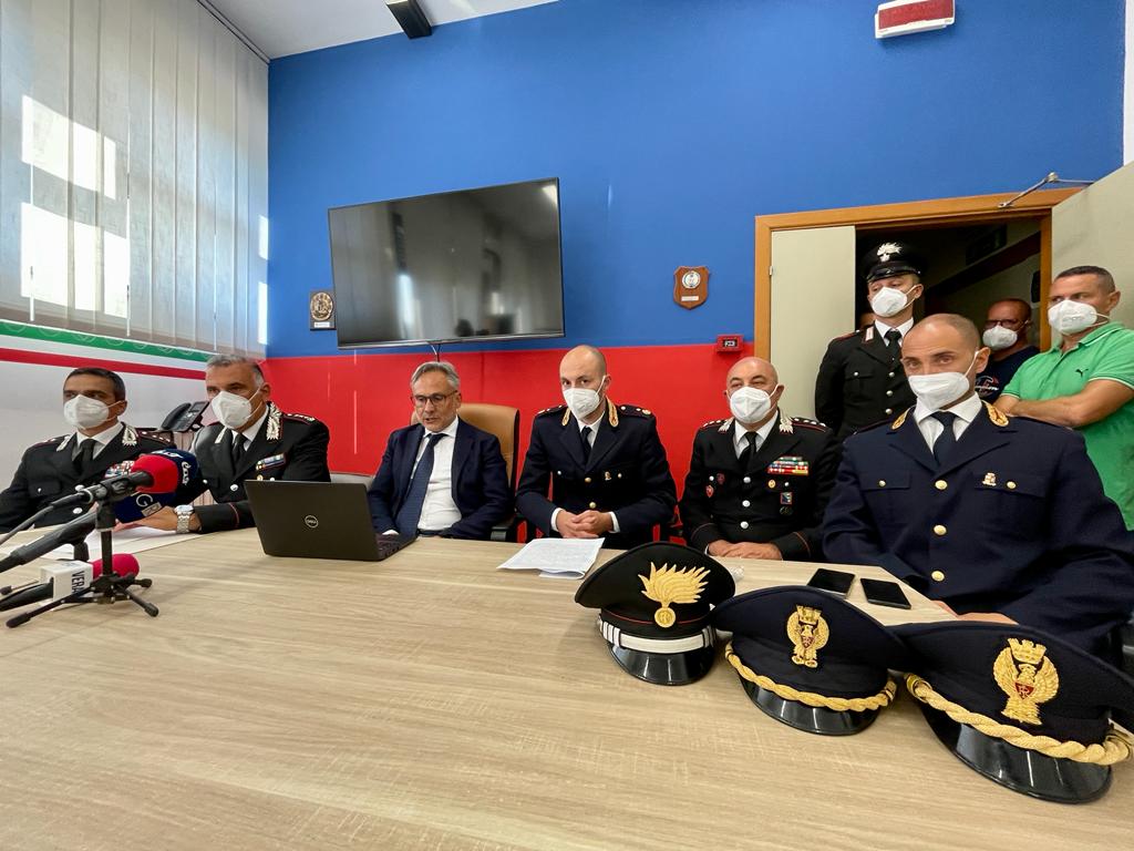 Omicidio di Civitanova, l’arrestato ha ammesso i fatti: trovato nascosto sotto un balcone