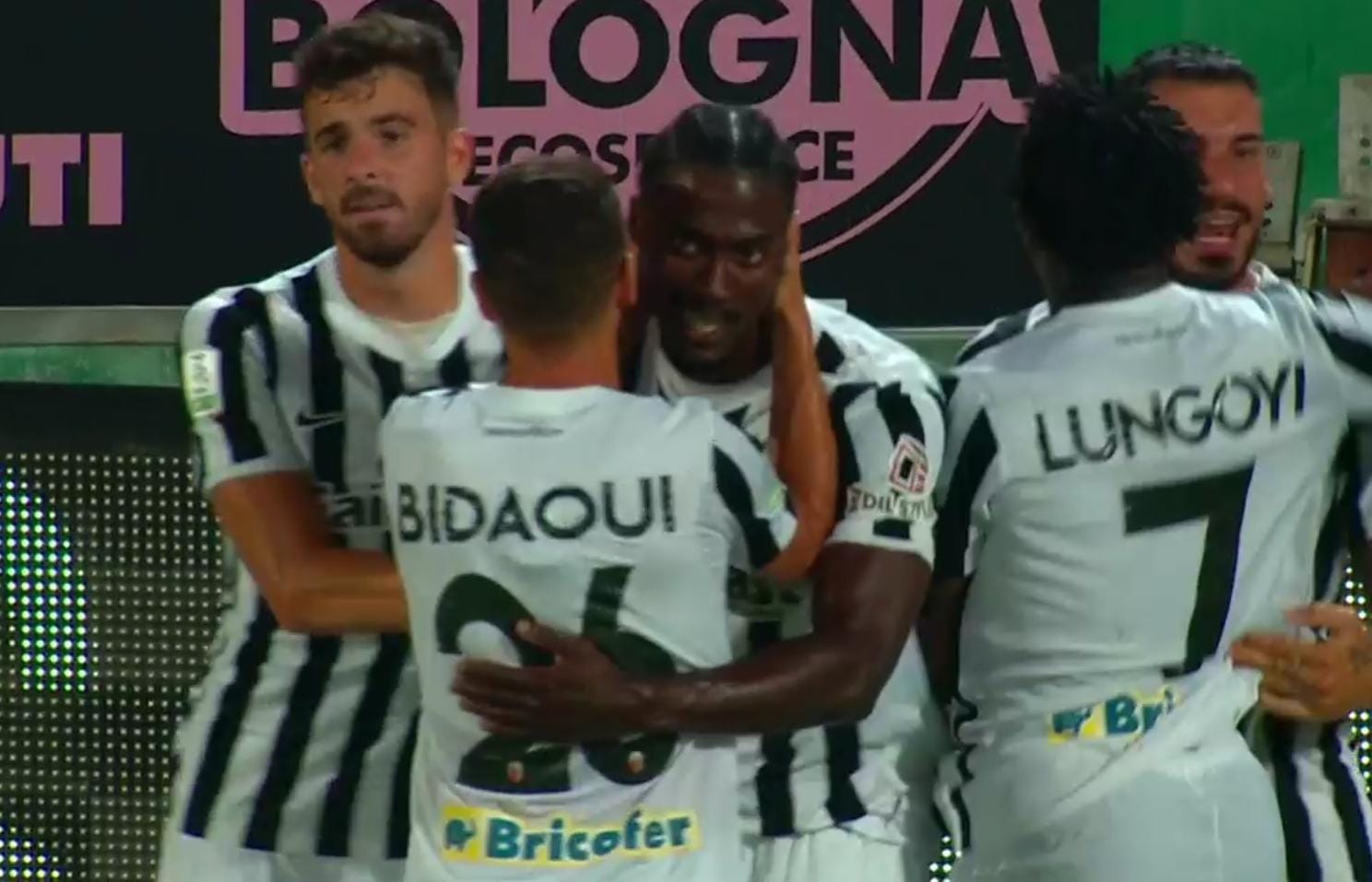 Ascoli, l’uomo partita Gondo: «Non mi aspettavo un avvio di stagione così, la dedica va ai tifosi»