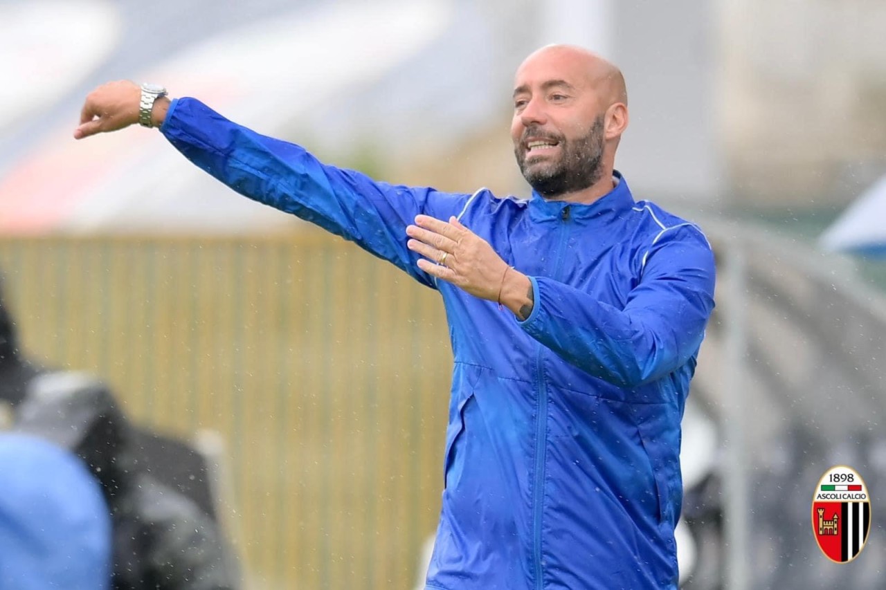 L’Ascoli verso il “Vigorito”: Bucchi con il dubbio modulo, a Benevento la parola d’ordine è “entusiasmo”