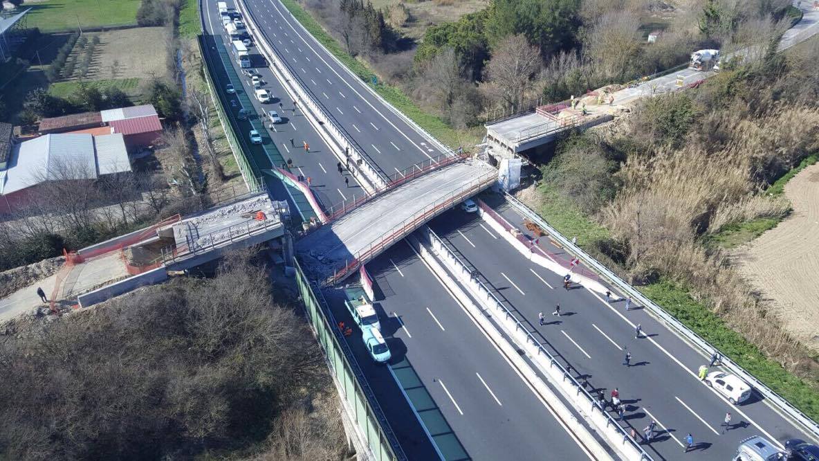 Crollo del ponte che uccise i coniugi di Spinetoli, assolto uno degli indagati: «Non era capocantiere»»