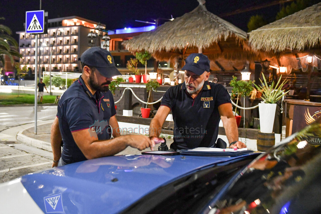Clandestini: blitz di Polizia e Carabinieri, sette fermati e un poliziotto aggredito
