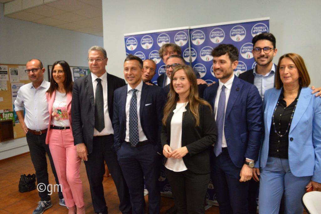 FdI, sorrisi e abbracci dopo il trionfo: Ciccioli spera nella giunta regionale: «Un posto mi dovrebbe spettare»