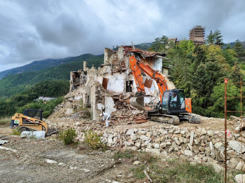 Arquata, entra nel clou del piano relativo al centro storico <span> (Il video)