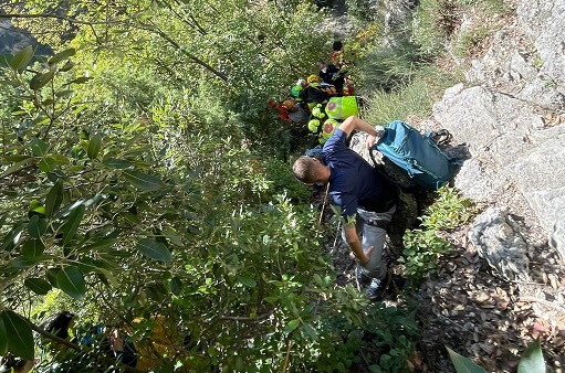 Cede una “presa” e precipita per dieci metri, grave una 27enne di Appignano Cede una “presa” e precipita per dieci metri, grave una 27enne di Appignano