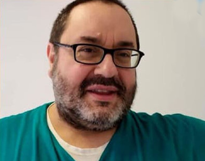 Infermiere non vaccinato torna in corsia: «Un errore sospenderci, 14 mesi senza paga»