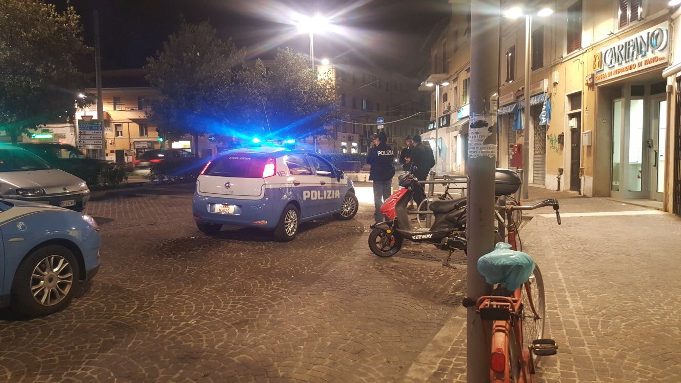 Litiga con la fidanzata poi tenta il colpo in gioielleria: «Volevo darle qualcosa per fare pace»