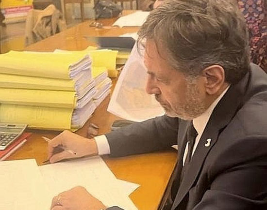 Firmato l’accordo definitivo con “Amazon”, Acquaroli: «Giorno importante per le Marche»