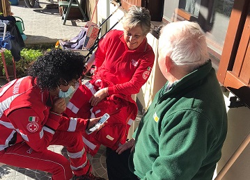 La Croce Rossa porta gli auguri di Natale alle popolazioni del sisma