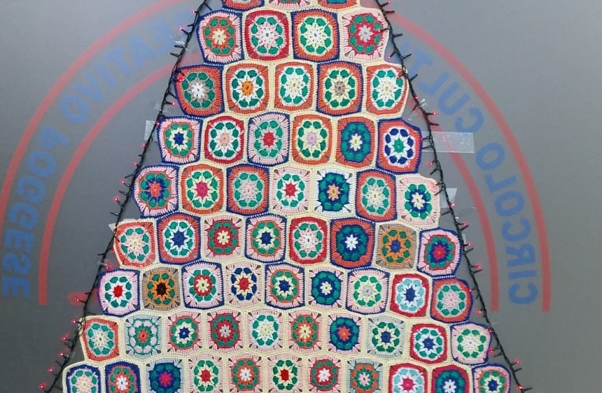 Natale tutti insieme: abili mani tramandano la tradizione a Poggio di Bretta
