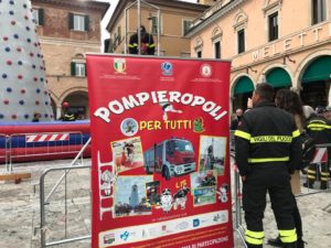 Una giornata da vigile del fuoco: “Pompieropoli” torna in città
