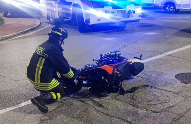 Incidente sull’Adriatica, giovane motociclista trasportato al “Torrette”