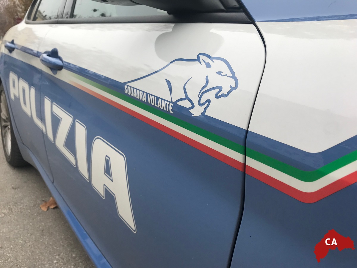 Getta un pezzo di carta dal finestrino: scoppia la lite tra due automobilisti, interviene la Polizia