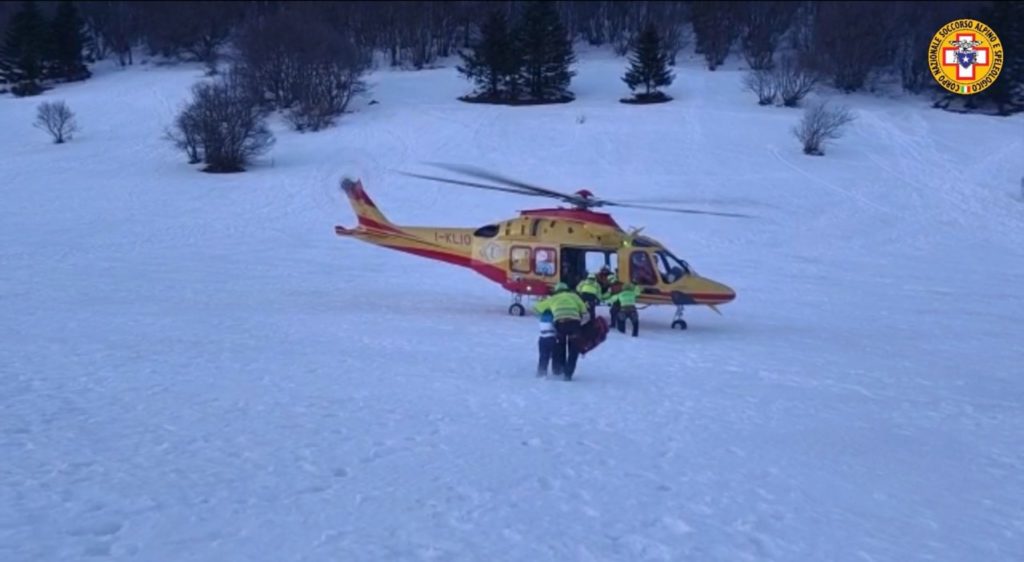 Scivola in un dirupo innevato: paura per un bimbo di 6 anni, ritrovato dopo tre ore, sta bene (Video e foto)