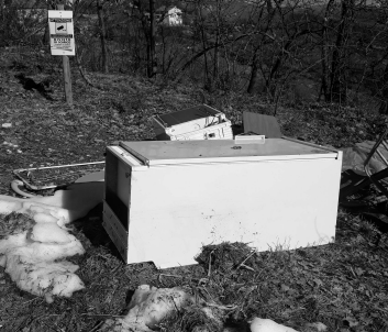A Colleiano discarica e inciviltà avanzano di pari passo A Colleiano discarica e inciviltà avanzano di pari passo
