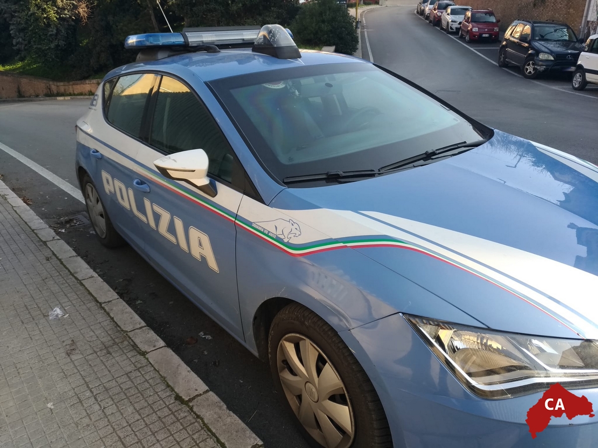 Lite tra vicini di casa: «Sono spiata con videocamere e una cimice»