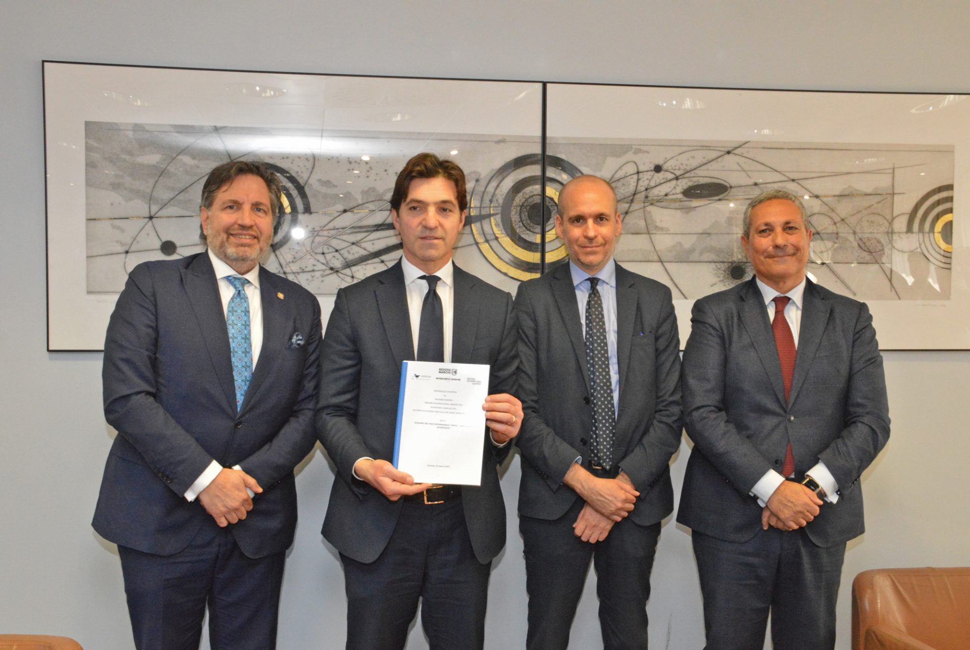 Polo intermodale delle Marche: firmato il protocollo che mette in rete aeroporto, porto e interporto<span> (Video)