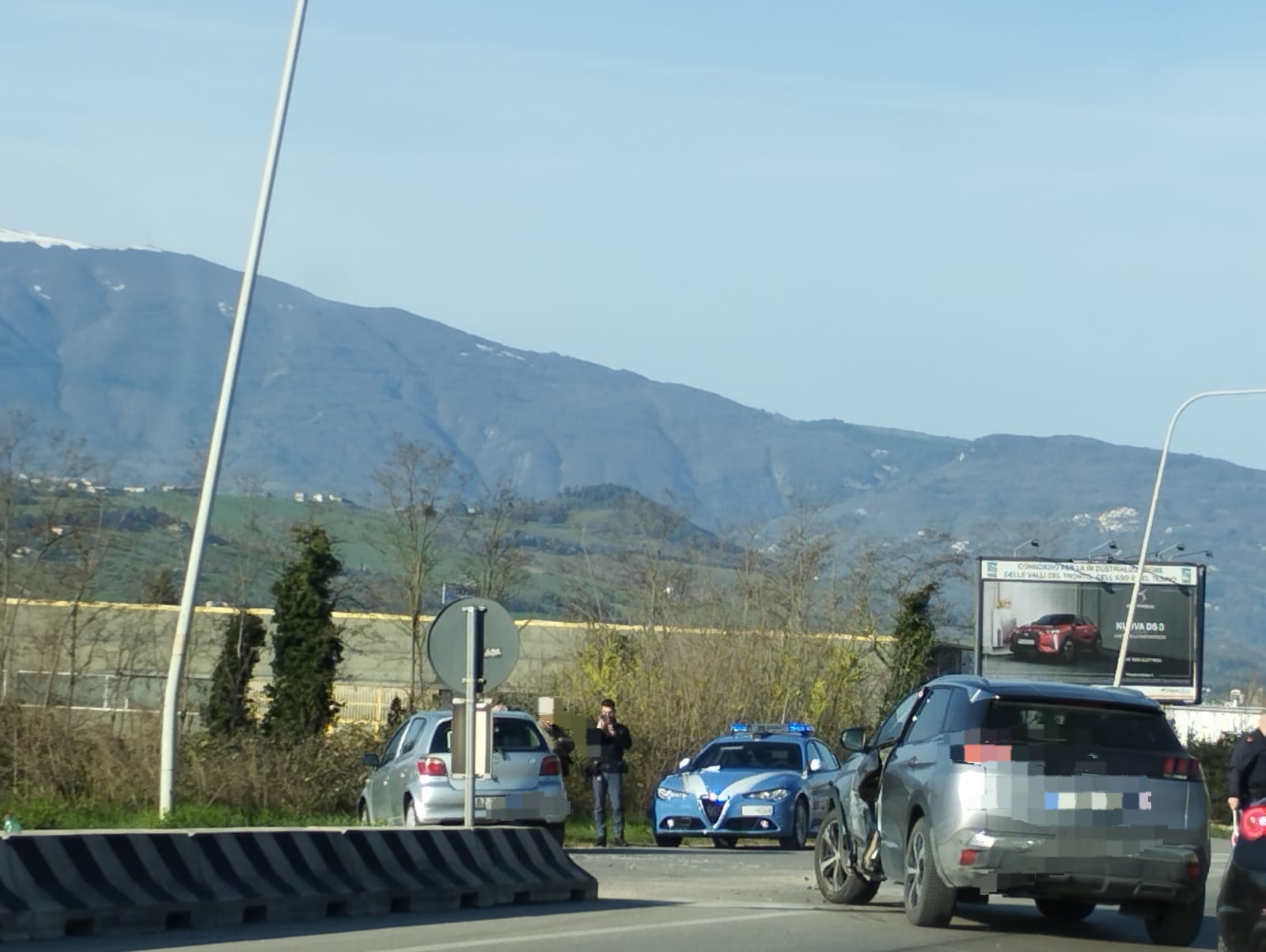 Scontro in Via Mutilati del Lavoro: coinvolte due auto <span> (Le foto) Scontro in Via Mutilati del Lavoro: coinvolte due auto <span> (Le foto)