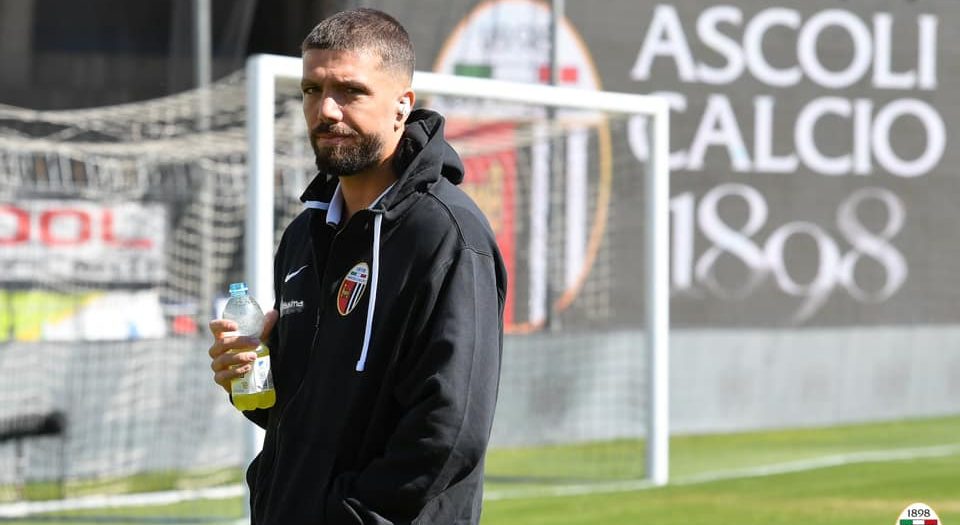 Ascoli, tra un mese termina la squalifica di Forte. Pulcinelli: «Incedibile»