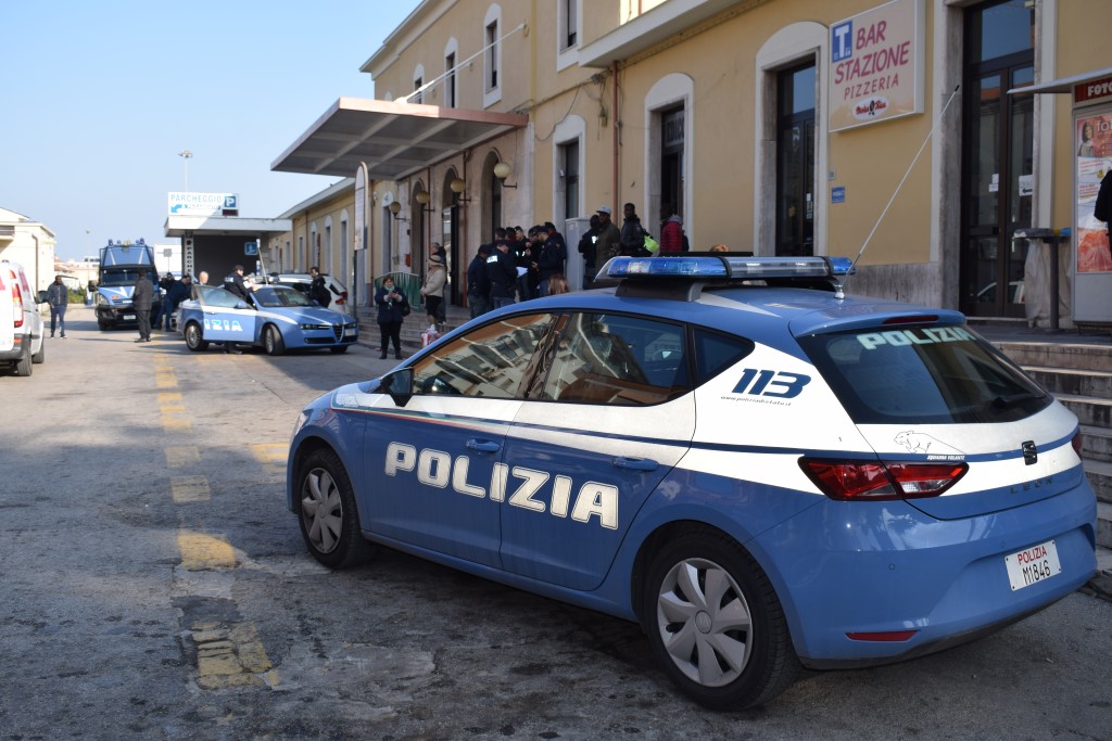 Violenza sessuale e maltrattamenti in famiglia: doveva scontare 7 anni ma era in albergo, trovato e arrestato dalla Polizia