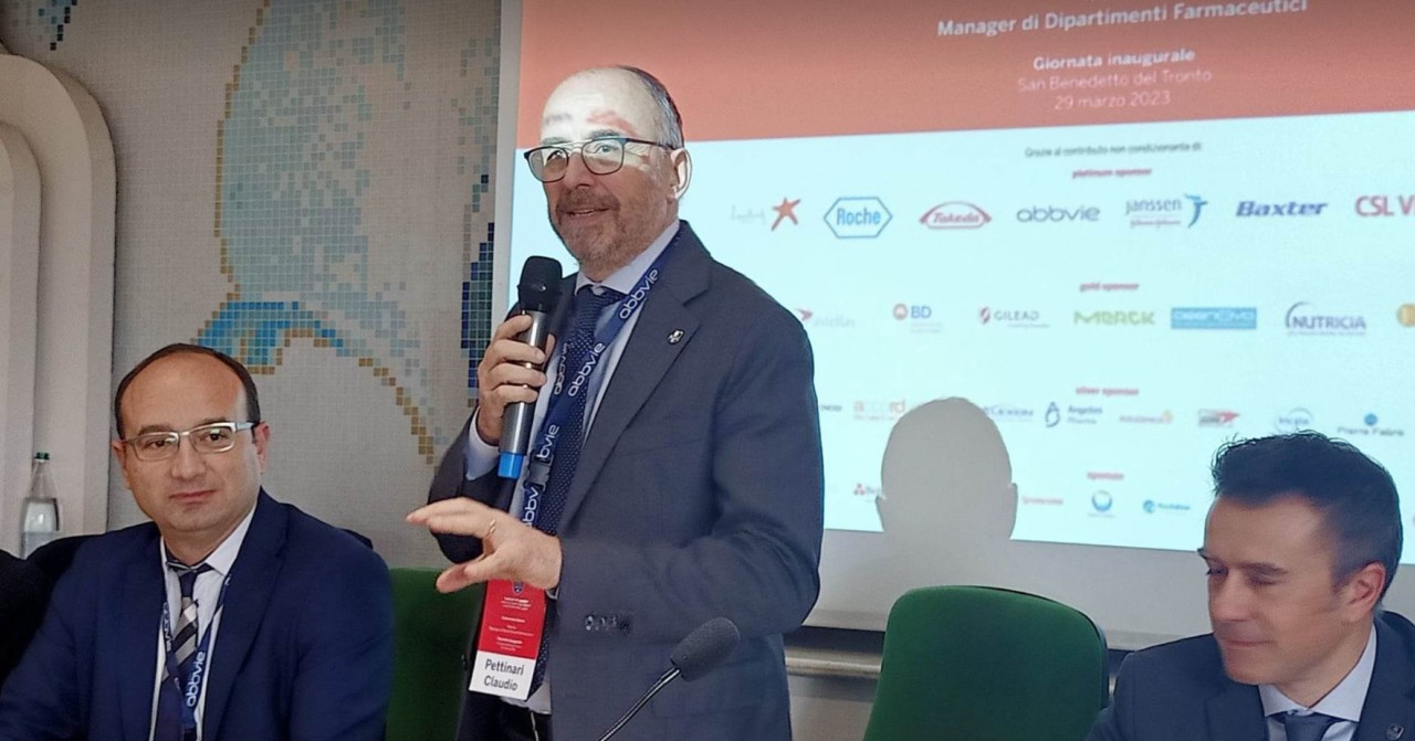 Master Unicam in “Manager in dipartimenti farmaceutici”, è bagno di folla all’Hotel Calabresi <span> (Video)