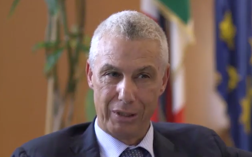 “Viaggio nel mondo delle indagini”, con il capo della Polizia Criminale Vittorio Rizzi “Viaggio nel mondo delle indagini”, con il capo della Polizia Criminale Vittorio Rizzi