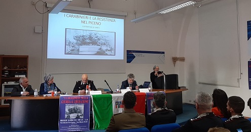 “I Carabinieri nella Guerra di Liberazione”, convegno con il generale Neosi e gli studenti “I Carabinieri nella Guerra di Liberazione”, convegno con il generale Neosi e gli studenti