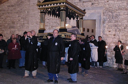 A Paggese si rinnova la processione del Cristo Morto