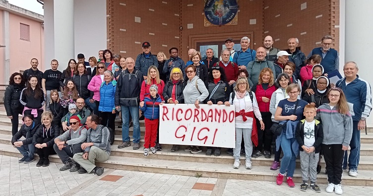 Poggio di Bretta, passeggiata ecologica nel ricordo di Luigi Capriotti <span> (Le foto) Poggio di Bretta, passeggiata ecologica nel ricordo di Luigi Capriotti <span> (Le foto)