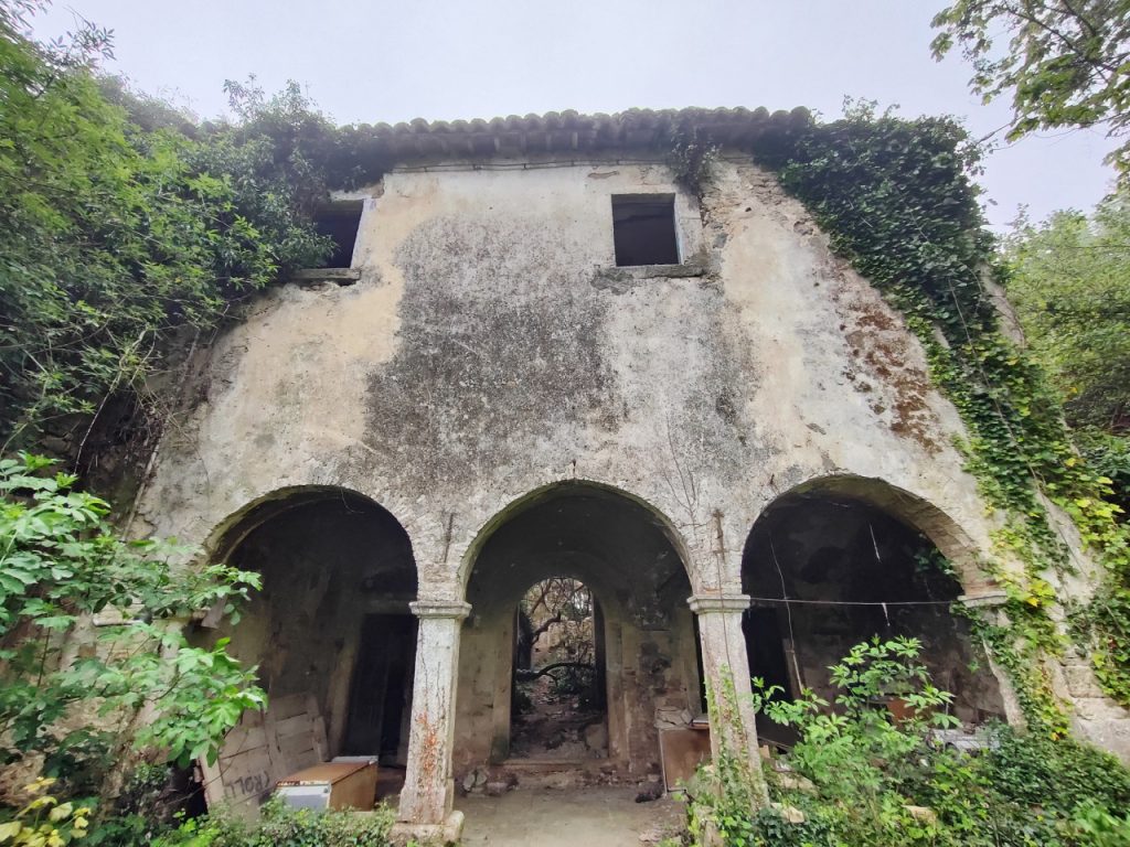 Eremo di San Giorgio, capitolo finale: si attende solo il crollo <span> (Video e foto) </span>