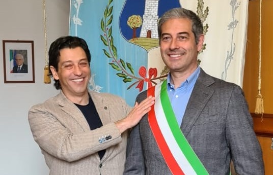 Rocchi nuovo sindaco di Grottammare: insediamento, fascia e flash Rocchi nuovo sindaco di Grottammare: insediamento, fascia e flash