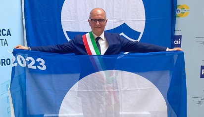 Grottammare festeggia i 25 anni di “Bandiera Blu” Grottammare festeggia i 25 anni di “Bandiera Blu”