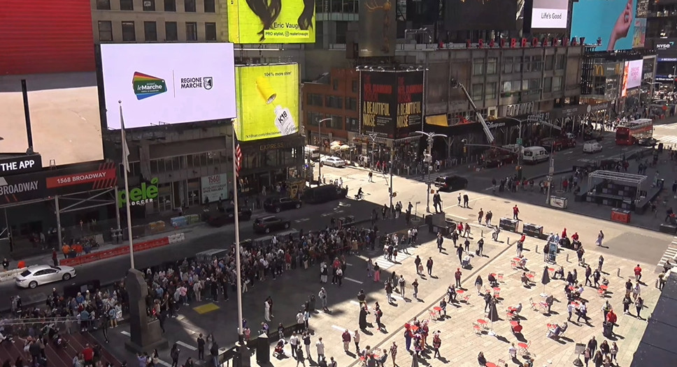 La bellezza delle Marche alla conquista di New York: il nuovo spot proiettato a Times Square